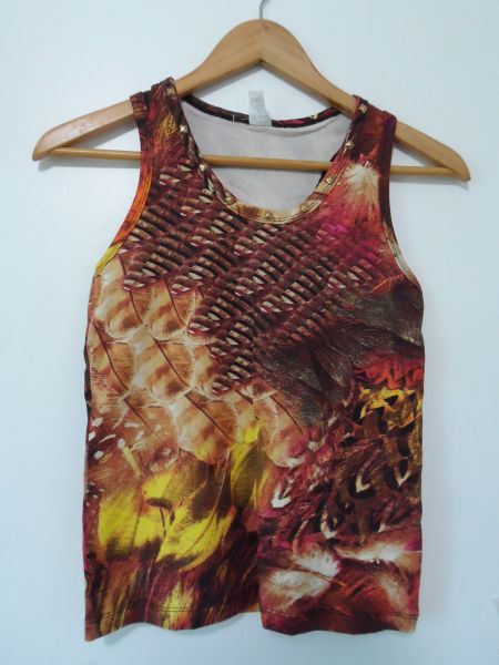 Blusa com Tachinhas
