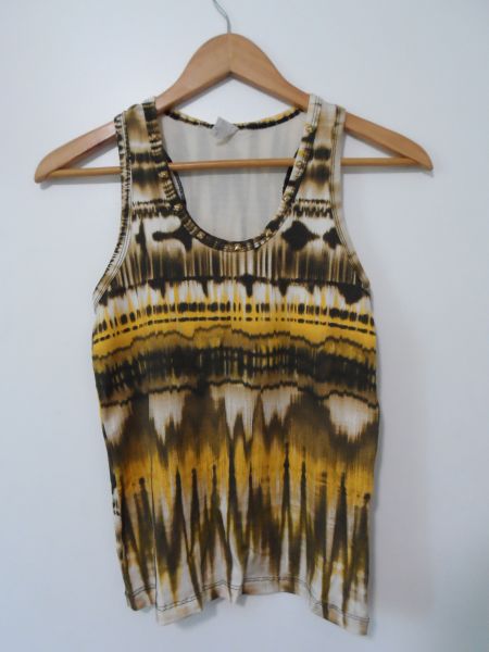 Blusa Amarela com Tachinhas