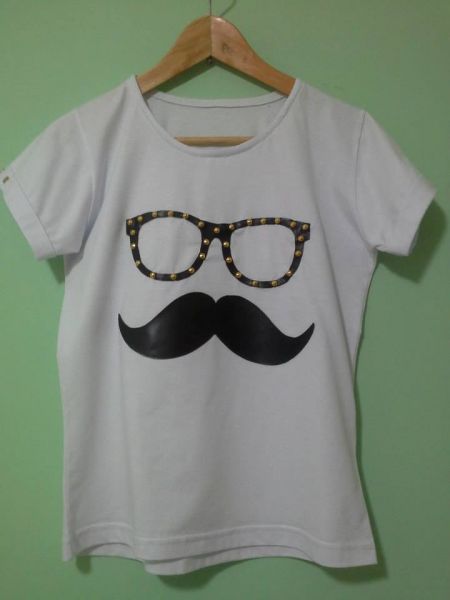 Camisa Óculos e Moustache