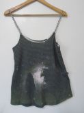 Blusa com Alças de Corrente.